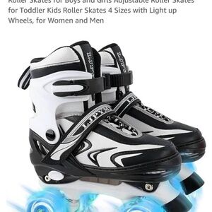 Adjustable boys roller skates